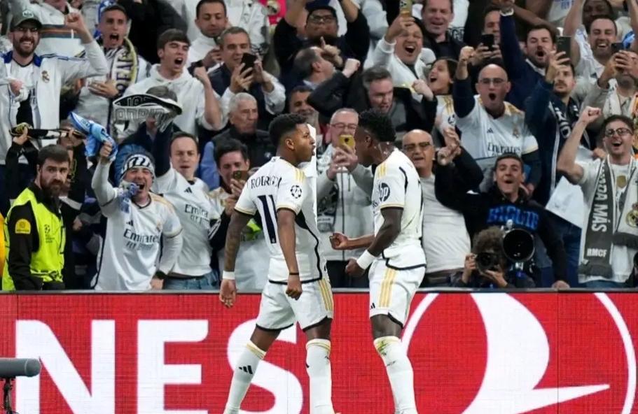 梦幻阵容对决：拜仁慕尼黑对阵曼联的简单介绍