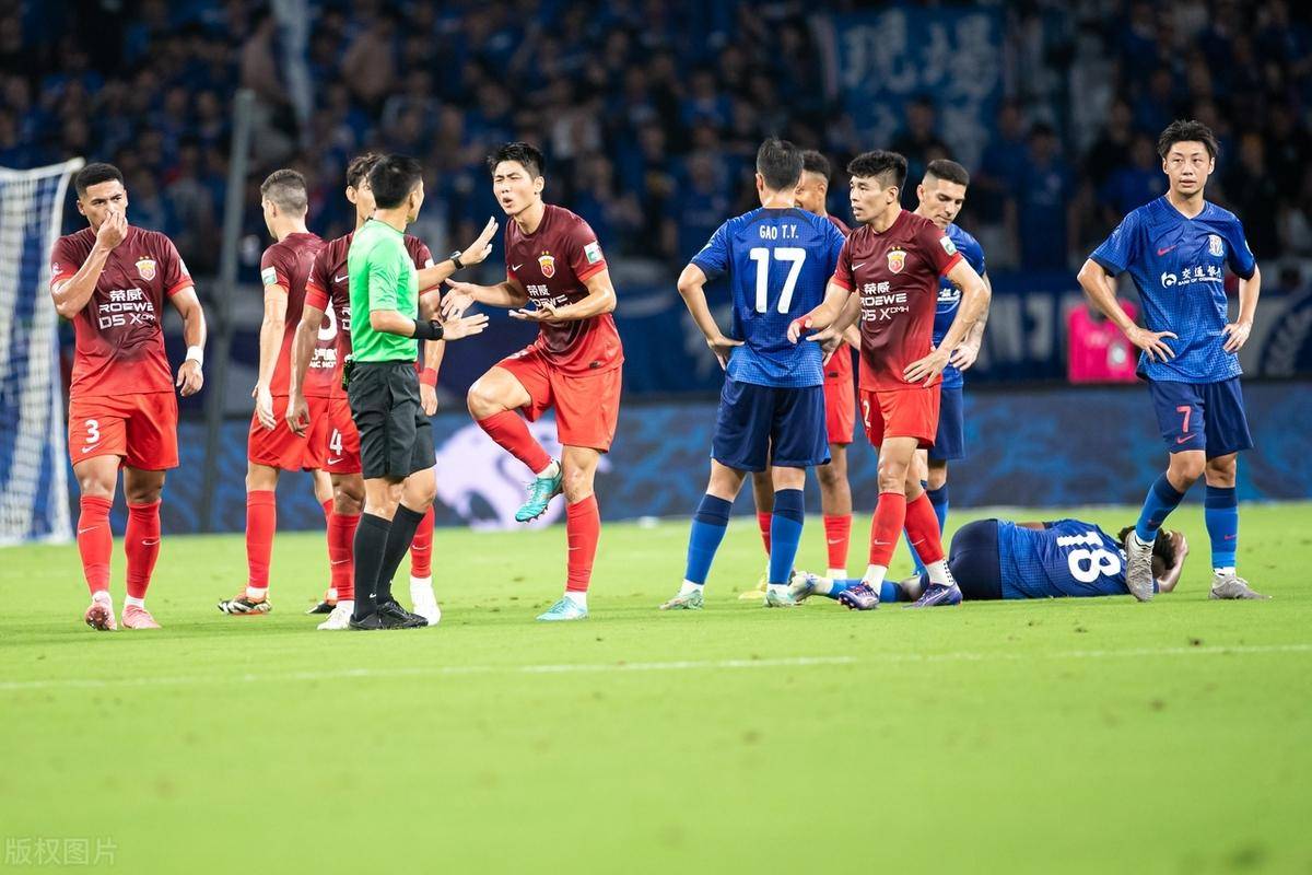 上港队备战足协杯半决赛，积极备战