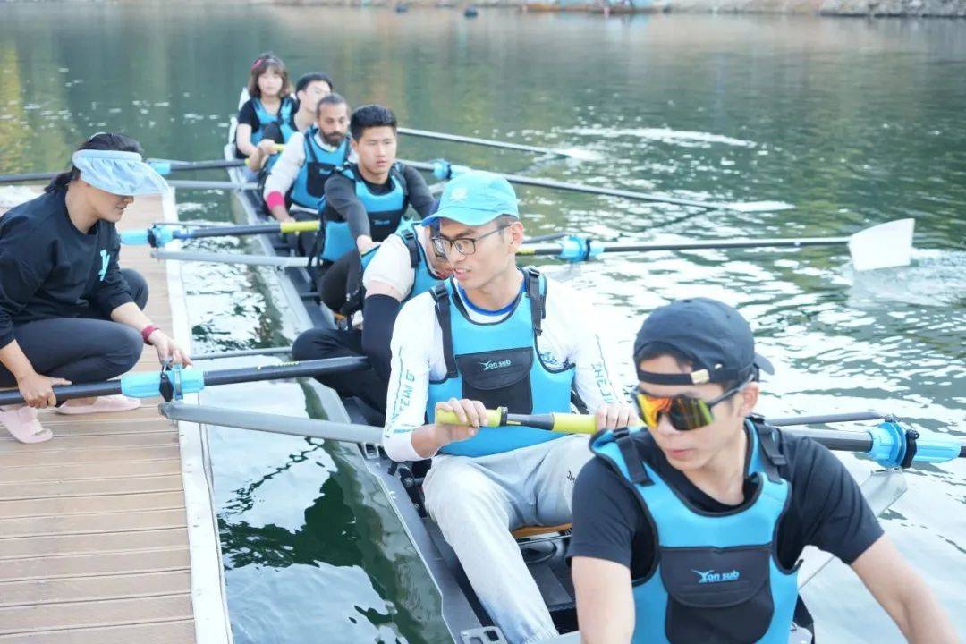 英国水上运动队表现迷人，成功夺得冠军的简单介绍