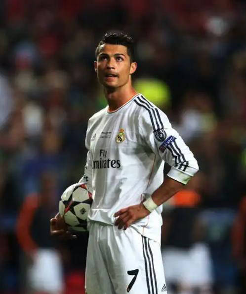 关于皇马小将赞赏梅西风采，欲与其一同征战的信息