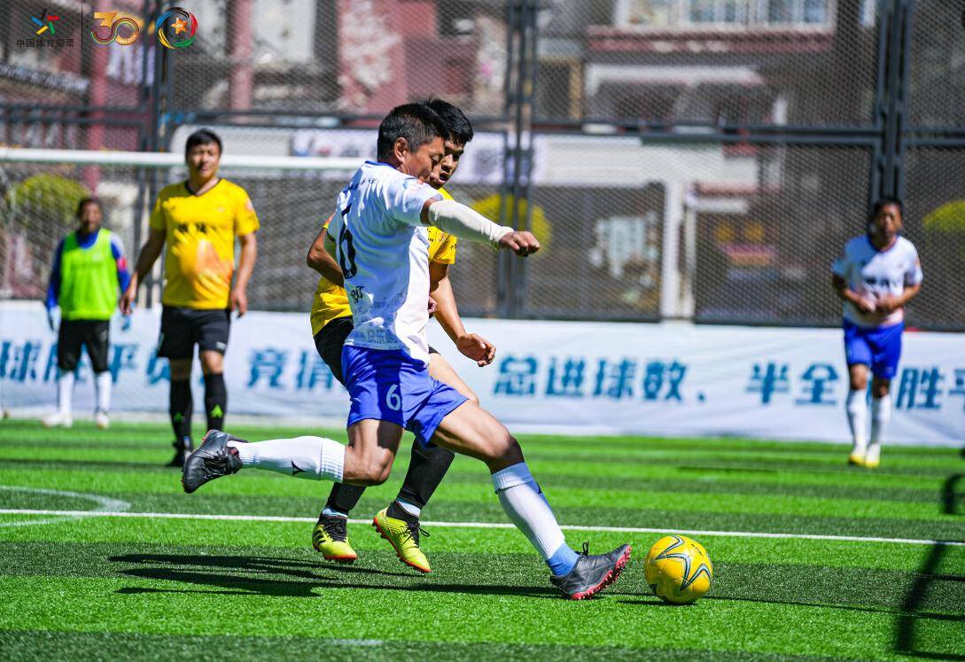 足球赛事总冠军将于月底决出