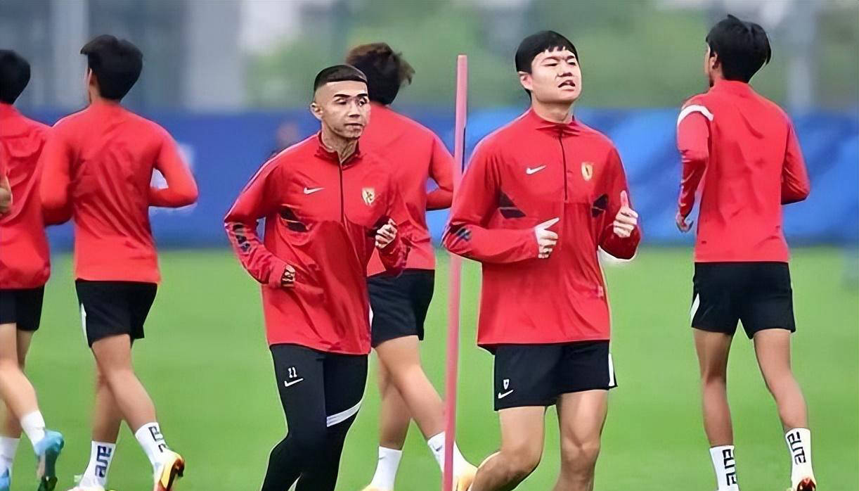 东南亚外援表现出色，帮助球队夺得胜利