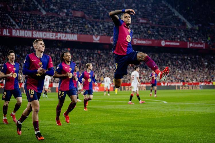 开云体育中国-大比分取胜，巴萨再次让球迷失望