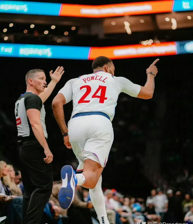 快船客场逆转猛龙，客场豪取胜利