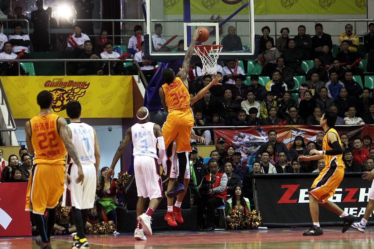 开云体育平台APP-欧洲顶尖球队在篮球赛场上展示实力