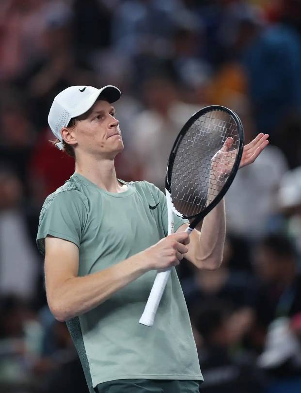 开云体育app-网球男子双打决赛对决，瑞士选手实力碾压夺冠！