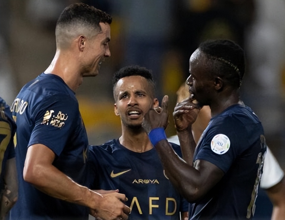 意大利足球联赛激烈展开，球队斩获胜利的简单介绍