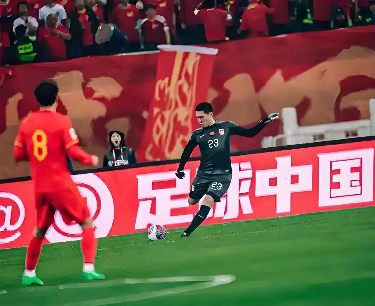 开云体育-国家队足球比赛燃起战火热度