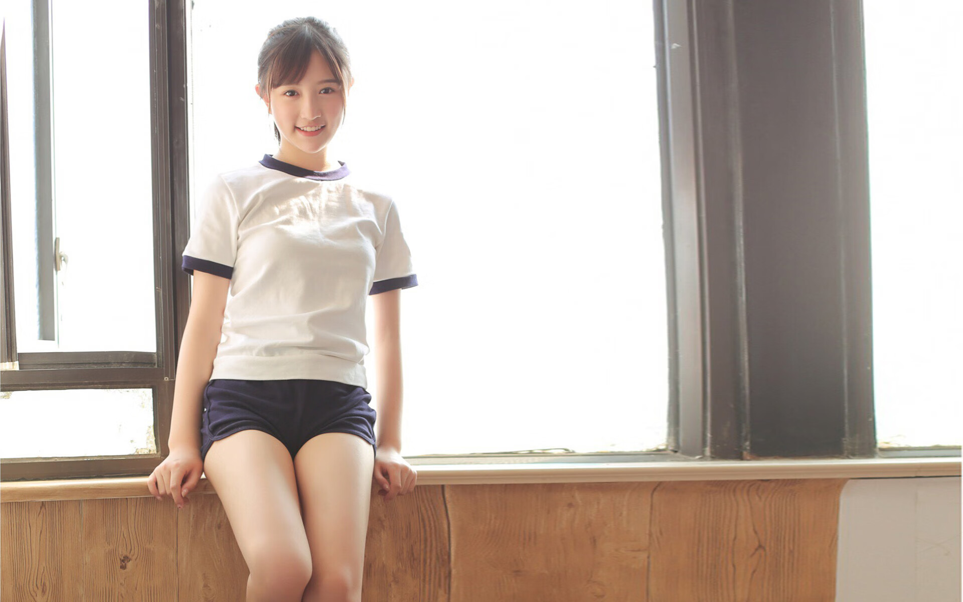 绿茵场的两极，拜仁的王朝稳态与奥斯梅恩的压力爆发