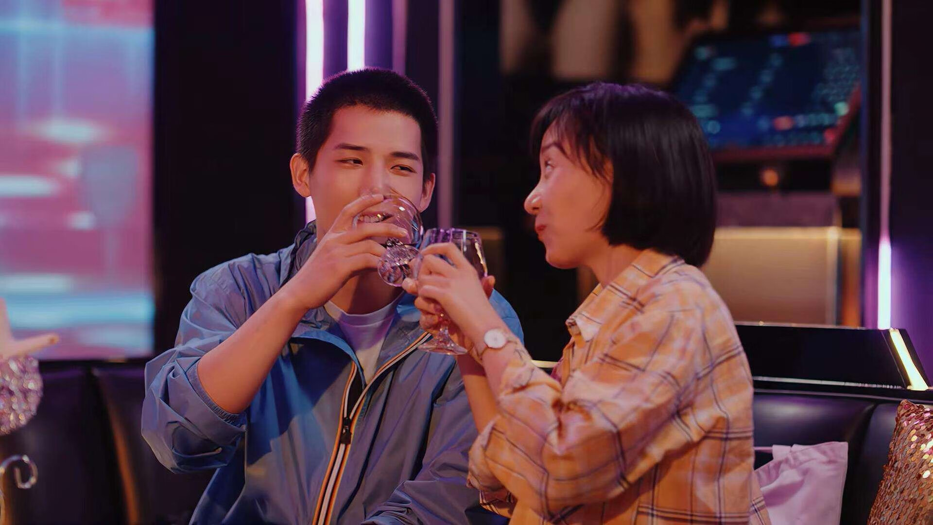 硬仗之王哈登引领骑士击退76人,关键战展巨星本色