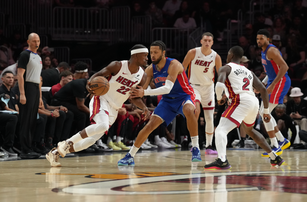 湖人淘汰赛过关老鹰，班凯罗点燃赛场