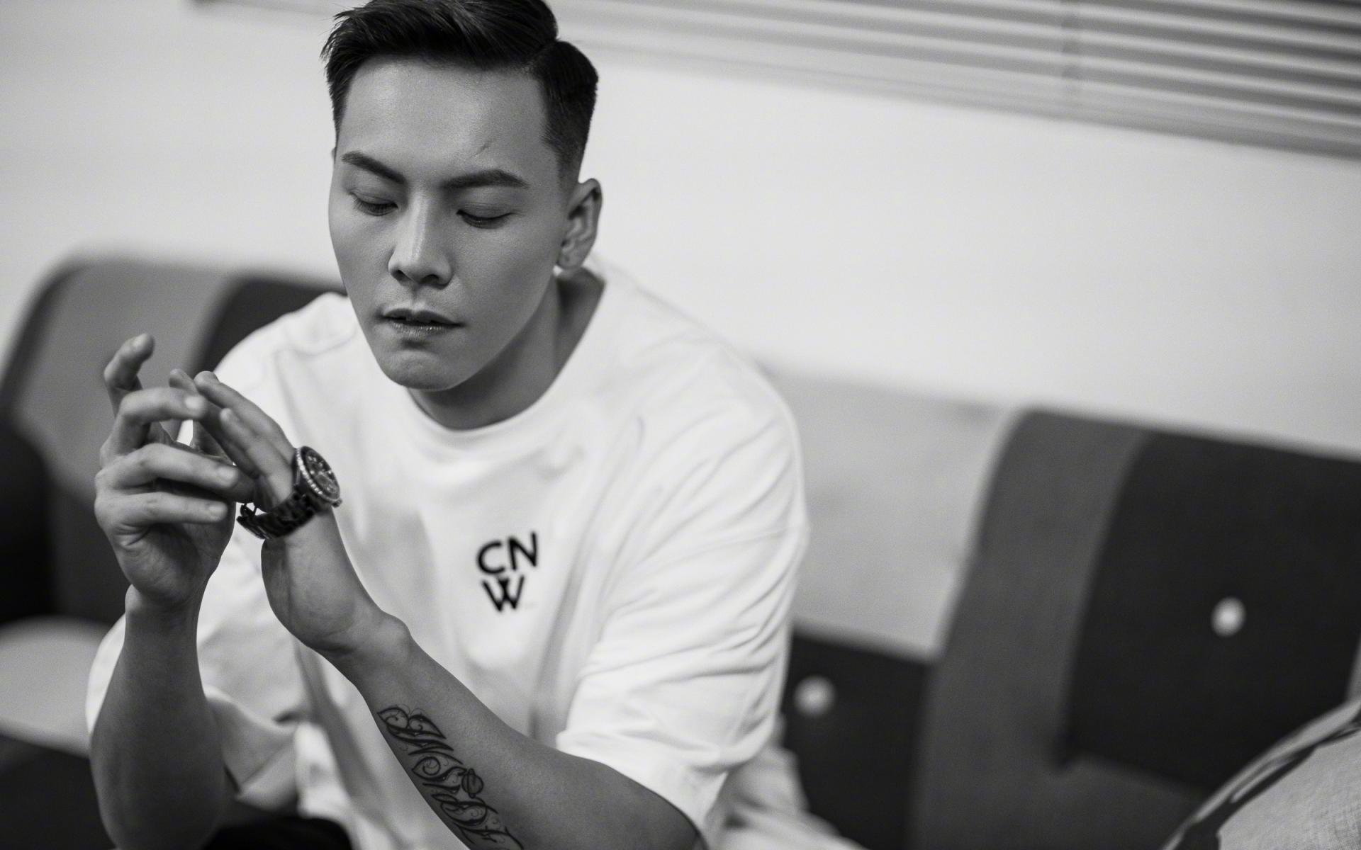 开云官网-末节风暴！布克化身关键先生，广东险胜辽宁